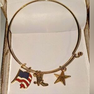 NWOT Avon's Precious Charms Heartland Pride Charm Bangle Bracelet